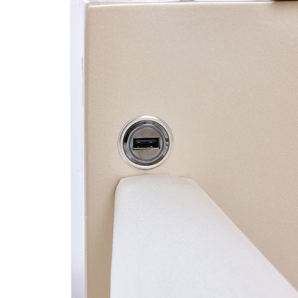 MALIBU CREST Cal King Scalloped Poster Bedroom set (4 Pc)