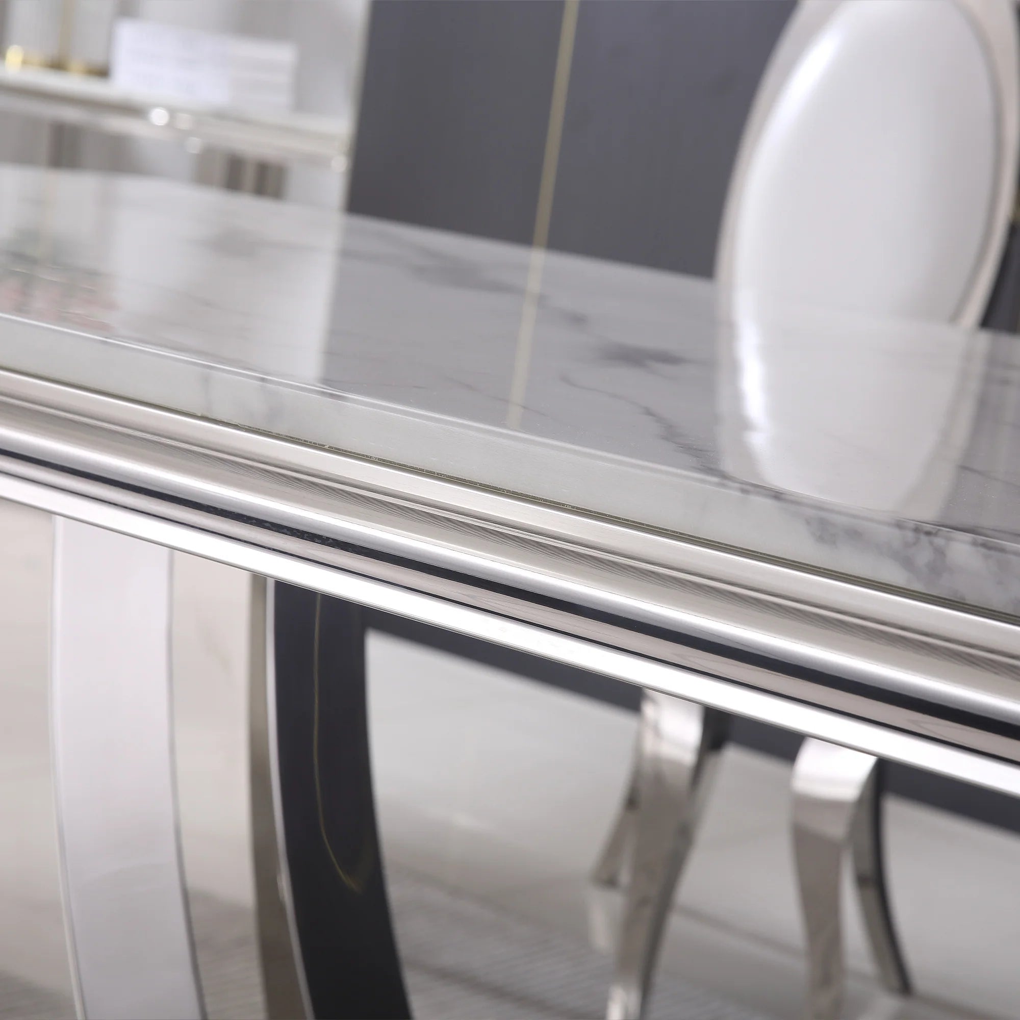 DT302 DINING TABLE
