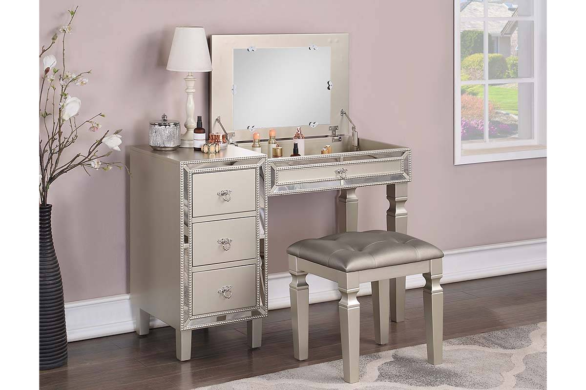 Silver vanity set with deals lighted mirror