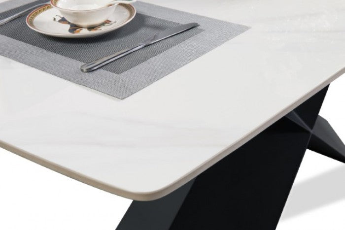 Lenvik Dining Table